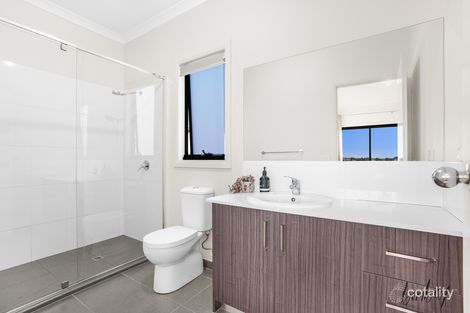 Property photo of 7 Cohen Walk Craigieburn VIC 3064