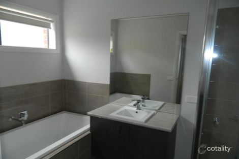 Property photo of 8 Lexington Crescent Officer VIC 3809