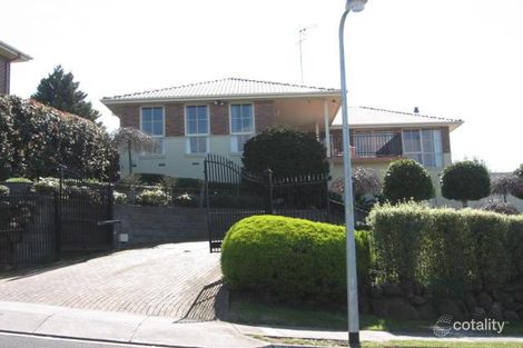 Property photo of 24 Kramer Drive Berwick VIC 3806