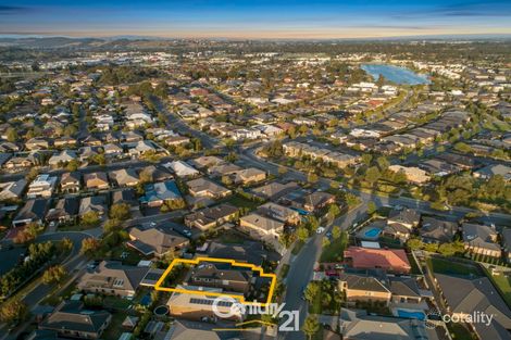 Property photo of 10 Everly Circuit Pakenham VIC 3810