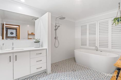 Property photo of 6 Cooper Road Glenvale QLD 4350