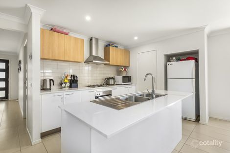 Property photo of 35 Taworri Crescent Werribee VIC 3030