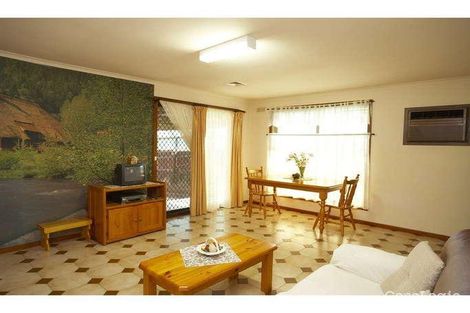 Property photo of 10 Bracknell Place Deer Park VIC 3023
