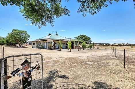 2 Williams Rd, Popanyinning, WA 6309