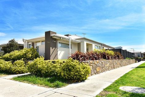 Property photo of 21 Kinetic Way Craigieburn VIC 3064