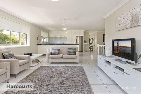 Property photo of 39 Dornoch Crescent Ferny Grove QLD 4055