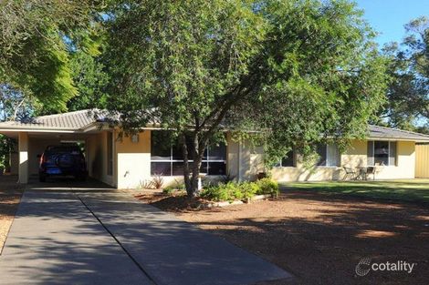 11 Petunia St, Kalamunda, WA 6076