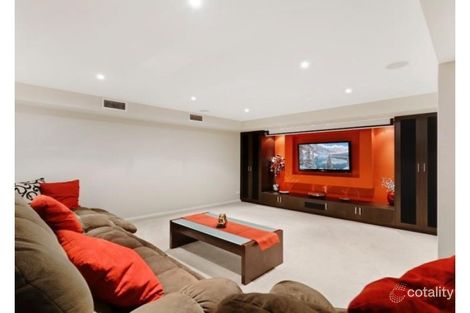 Property photo of 11 Gentle Close Casula NSW 2170