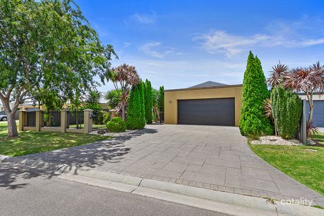 Property photo of 11 Langholme Court Sale VIC 3850