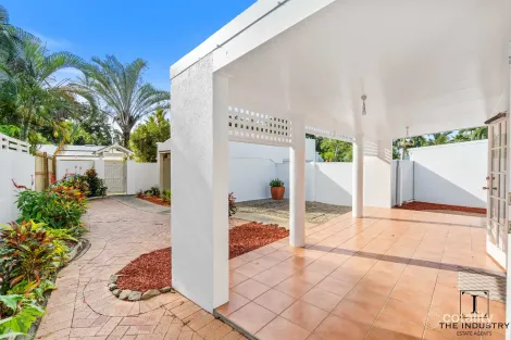 Property photo of 19 Macalister Place Smithfield QLD 4878