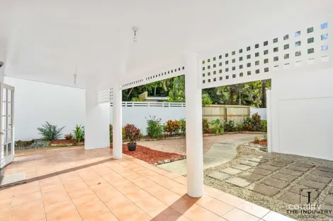 Property photo of 19 Macalister Place Smithfield QLD 4878