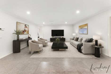 Property photo of 8 Streamside Drive Craigieburn VIC 3064