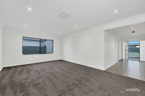Property photo of 4 Sapphire Road Cobblebank VIC 3338