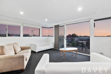 Property photo of 9 Gladman Way Karrinyup WA 6018