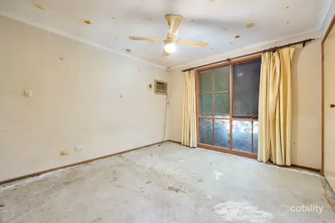 Property photo of 42 General Joshua Drive Hampton Park VIC 3976