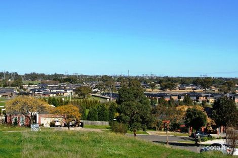 18 Lewins Rail Ave, South Morang, VIC 3752