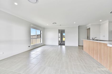 Property photo of 12 Loane Circuit Farley NSW 2320