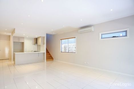 Property photo of 2/9 Bradley Avenue Kedron QLD 4031