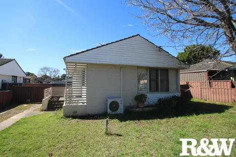 Property photo of 43 Mariana Crescent Lethbridge Park NSW 2770