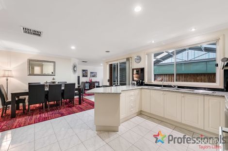 Property photo of 34 Heritage Gardens Sydenham VIC 3037
