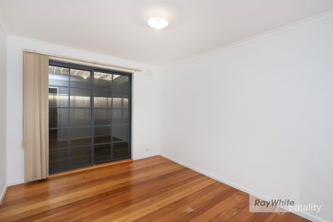 10 Duggan Pl, Gladstone Park, VIC 3043