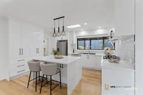 Property photo of 32 Churchill Avenue Tullamarine VIC 3043