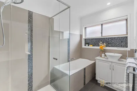 Property photo of 32 Churchill Avenue Tullamarine VIC 3043