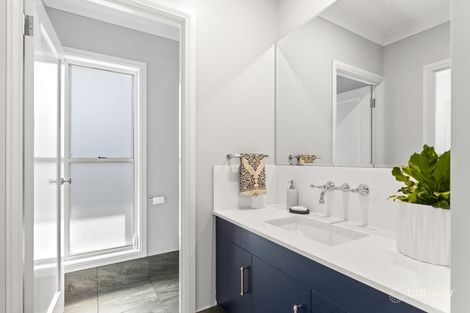 Property photo of 4 Rhyde Street Mount Lofty QLD 4350