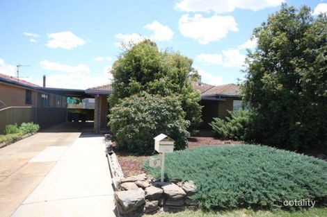 9 Grinton Ave, Ashmont, NSW 2650