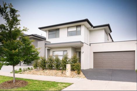131 Thoroughbred Dr, Clyde North, VIC 3978