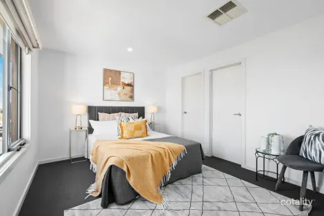 Property photo of 2/13 Blainey Crescent Epping VIC 3076