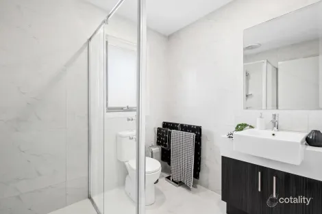 Property photo of 2/13 Blainey Crescent Epping VIC 3076