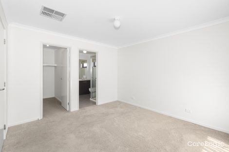 Property photo of 5 Beauchamp Way Cranbourne East VIC 3977