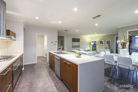 Property photo of 28 Wurundjeri Boulevard Berwick VIC 3806