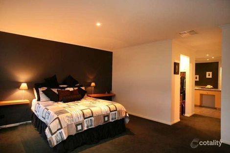 Property photo of 68 Montbrae Circuit Narre Warren North VIC 3804