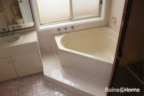 Property photo of 17 Pendlebury Place Abbotsbury NSW 2176