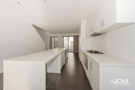 Property photo of 2/25 Boathouse Drive Caroline Springs VIC 3023