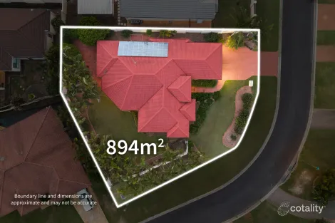 Property photo of 30 Nottinghill Gate Drive Arundel QLD 4214