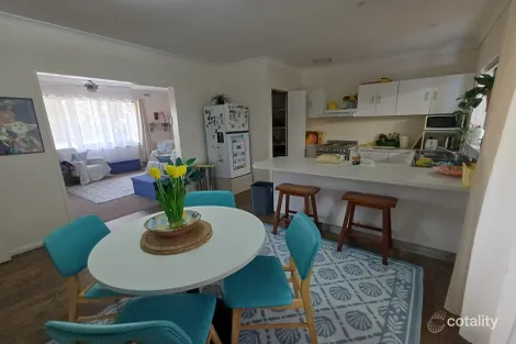 Property photo of 13 Larmer Close Broulee NSW 2537