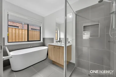 Property photo of 11 Jump Road Fraser Rise VIC 3336