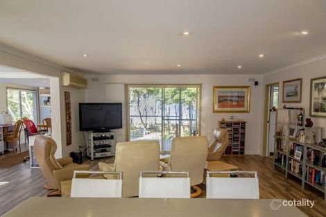 Property photo of 1 Eighth Avenue Raymond Island VIC 3880