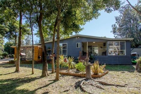 Property photo of 1 Eighth Avenue Raymond Island VIC 3880