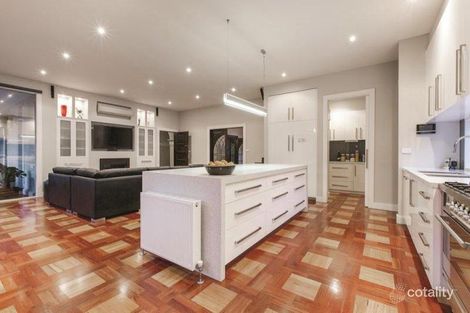 Property photo of 213 Burke Road Glen Iris VIC 3146