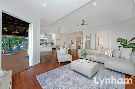 Property photo of 14 Gilbert Crescent Castle Hill QLD 4810