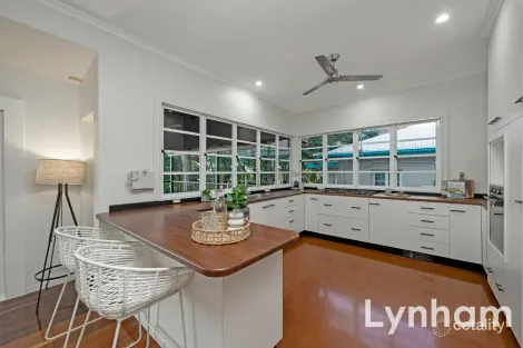 Property photo of 14 Gilbert Crescent Castle Hill QLD 4810