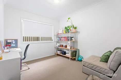 Property photo of 2 Wildflower Circle Jordan Springs NSW 2747