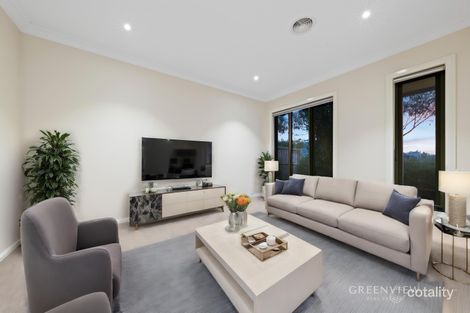Property photo of 14 Royaloak Crescent Cranbourne East VIC 3977
