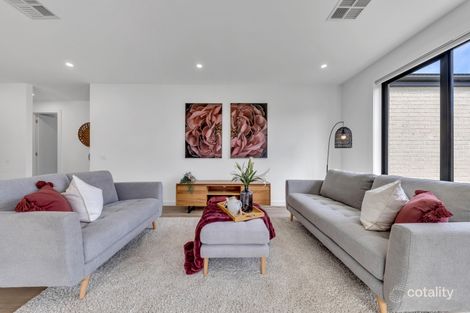 Property photo of 28 Sumar Drive Craigieburn VIC 3064