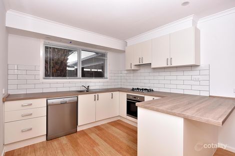 Property photo of 35 Henry Crescent Seaford VIC 3198