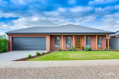 Property photo of 90 Halletts Way Bacchus Marsh VIC 3340